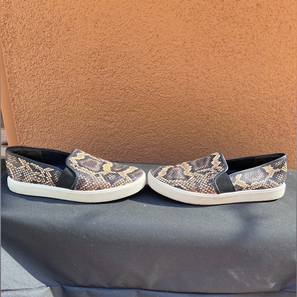 Vince "Blair" snakeskin pattern slip-on sneakers - size 7 - Picture 3 of 5